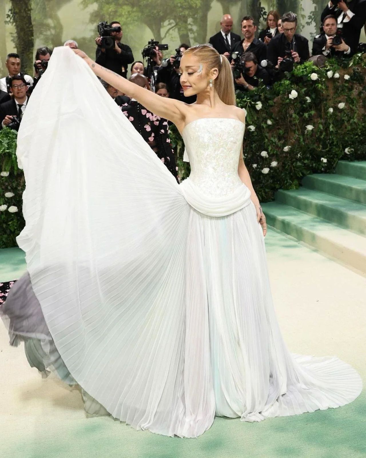 Ariana Grande Shines in Iridescent Ensemble at the 2024 Met Gala in New York City04